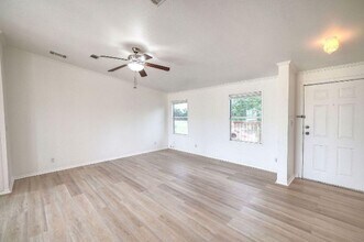 132 Co Rd 247 in Georgetown, TX - Building Photo - Building Photo