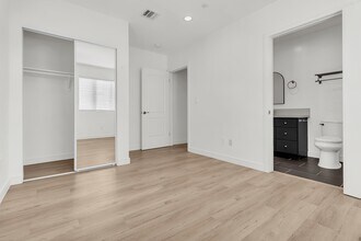 1846 S Curson Ave in Los Angeles, CA - Building Photo - Building Photo