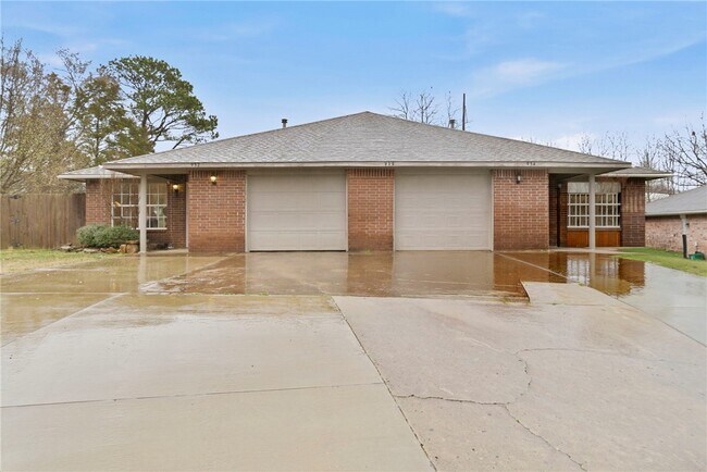 932 S Curtis Ave in Fayetteville, AR - Building Photo - Building Photo