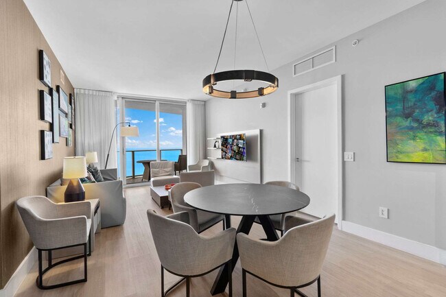 4111 S Ocean Dr in Hollywood, FL - Building Photo - Building Photo