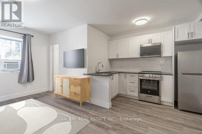 608 Church St in Toronto, ON - Building Photo - Building Photo