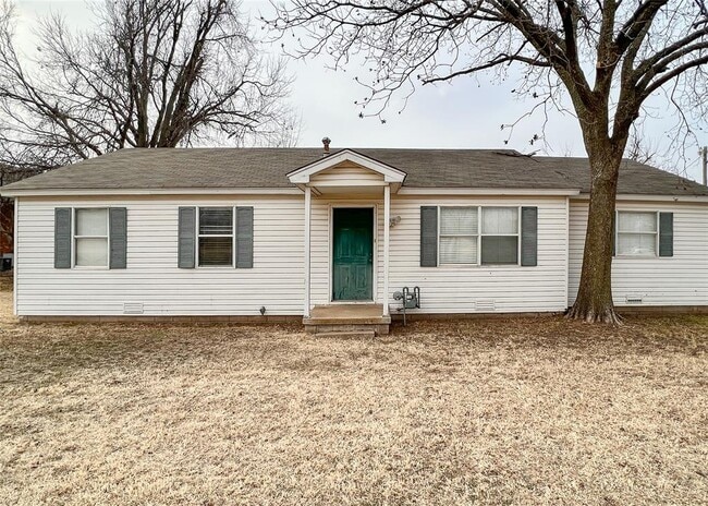 817 S Kelly Ave