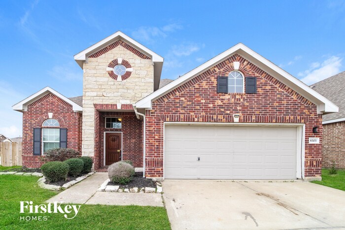 8303 Egret Bay Cir in Baytown, TX - Building Photo