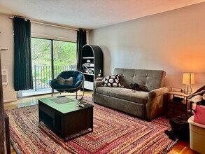 10 Linda Ln in Boston, MA - Building Photo - Building Photo