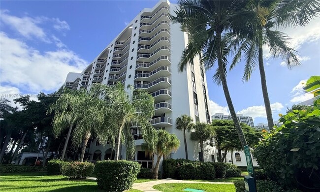 property at 3610 Yacht Club Dr