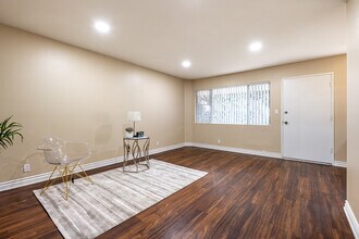 Monterra Springs in La Habra, CA - Foto de edificio - Interior Photo