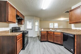 5413 Rio Sabinas St in Rosharon, TX - Building Photo - Building Photo
