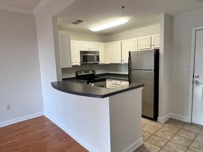 1101 Juniper St NE, Unit 1105 in Atlanta, GA - Foto de edificio - Building Photo