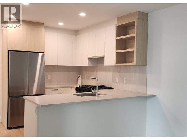 property at 723 Grover Ave
