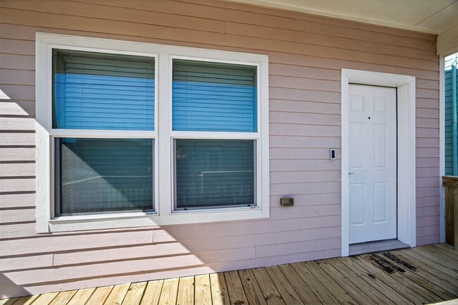4507 P in Galveston, TX - Building Photo - Building Photo