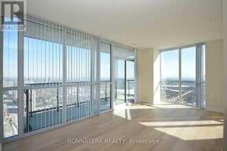 3975 Grand Park Dr in Mississauga, ON - Building Photo - Building Photo