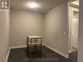 150 Main St E in Hamilton, ON - Building Photo - Building Photo