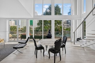 92 SW 3rd St in Miami, FL - Building Photo - Building Photo