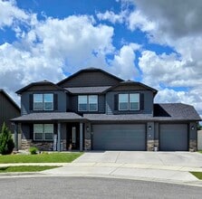 4026 N Arrowleaf Lp in Post Falls, ID - Building Photo - Building Photo