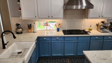 76 W Boulder Creek Rd in Simi Valley, CA - Building Photo - Building Photo