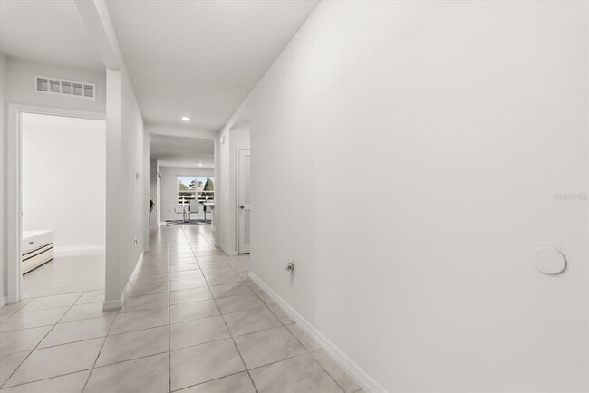 1006 August Sky Dr in Deltona, FL - Building Photo - Building Photo