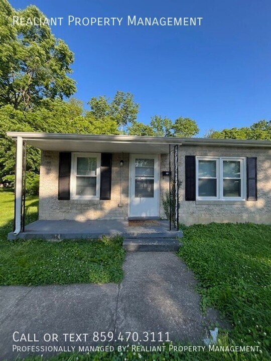 313 Bellevue Ave in Wilmore, KY - Building Photo