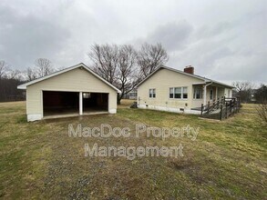 30 Curtis Estates in Fredericksburg, VA - Foto de edificio - Building Photo