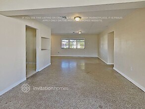 8570 NW 11th Ct in Pembroke Pines, FL - Building Photo - Building Photo