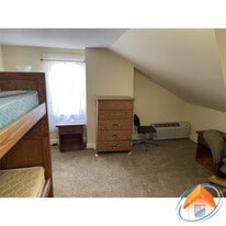 36 Bartlett St, Unit 4-B