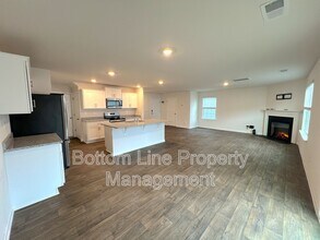 1603 Blue Velvet Ln in Dallas, NC - Building Photo - Building Photo