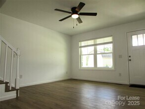 111 Dorchester Ln in Troutman, NC - Building Photo - Building Photo