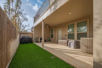2126 Bauer Park Dr in Houston, TX - Building Photo - Building Photo