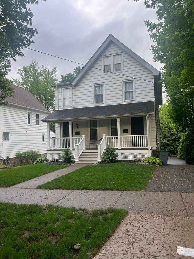 28 Green Ave, Unit 28 Green Ave #1