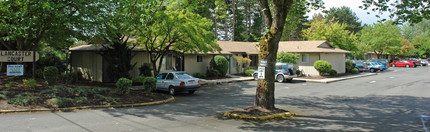 Lancaster Court Apartments in Salem, OR - Building Photo - Building Photo