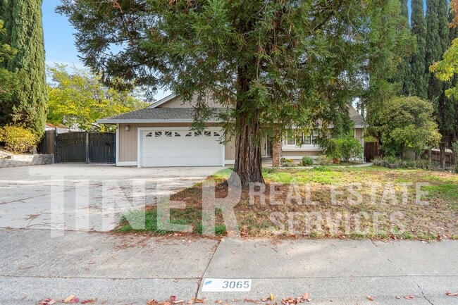 property at 3065 Cerro Cir