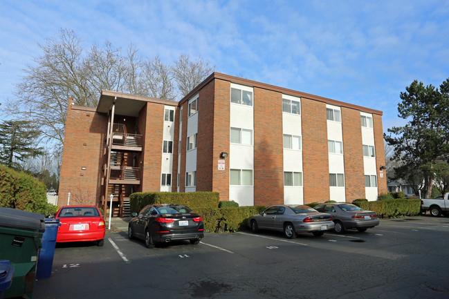 Riverview Apartments in Renton, WA - Building Photo - Building Photo