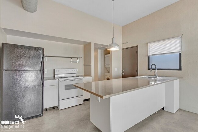 property at 1231 E Fillmore St