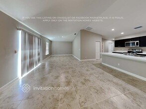 558 Oldenberg St SW in Palm Bay, FL - Foto de edificio - Building Photo