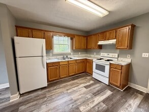 709 W Columbia St in Somerset, KY - Building Photo - Building Photo