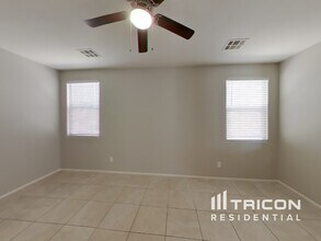 28 Belden Ave in Las Vegas, NV - Building Photo - Building Photo