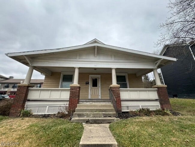 property at 171 W Main St