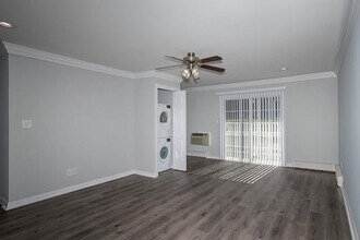 220 Lakeland Ave in Sayville, NY - Building Photo - Building Photo