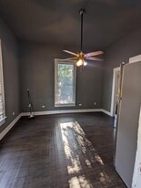 225 W Monterey St in Denison, TX - Building Photo