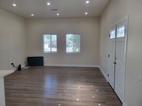 21753 Romar St in Los Angeles, CA - Building Photo - Building Photo