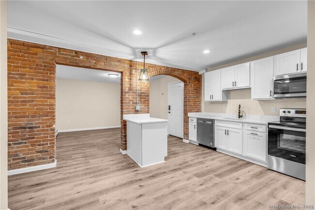 51 Russ St in Hartford, CT - Foto de edificio - Building Photo