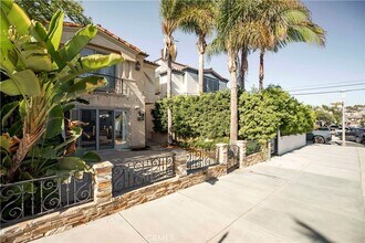 351 30th St in Hermosa Beach, CA - Foto de edificio - Building Photo