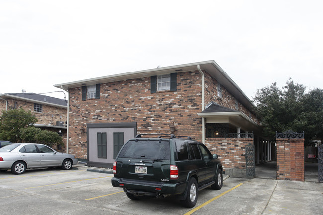 221 SW Esplanade Ave in Metairie, LA - Building Photo - Building Photo