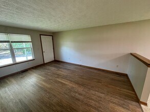 639 W Highland Ave in Wooster, OH - Building Photo - Building Photo