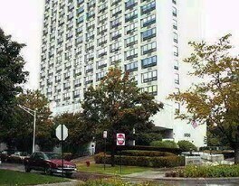 5100 N Marine Dr, Unit 10E in Chicago, IL - Building Photo