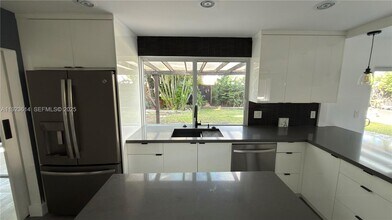 18701 Shauna Manor Dr in Boca Raton, FL - Building Photo - Building Photo