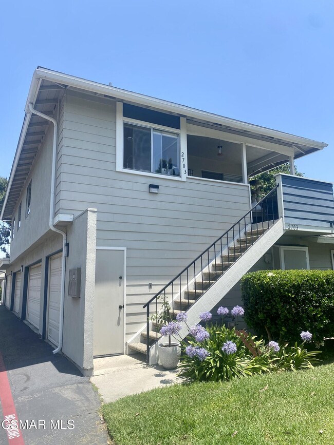 property at 2703 W Meadowwood