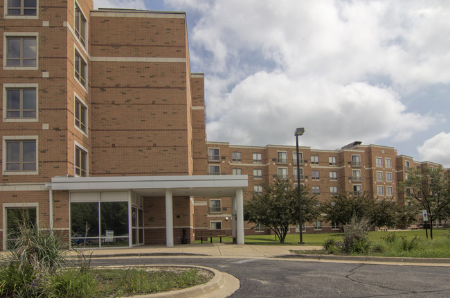 Mayslake Village Retirement in Oak Brook, IL - Building Photo - Building Photo