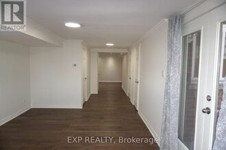 364 Kirby Crescent in Newmarket, ON - Building Photo - Building Photo