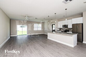 286 Joy Haven Ave NW in Palm Bay, FL - Foto de edificio - Building Photo