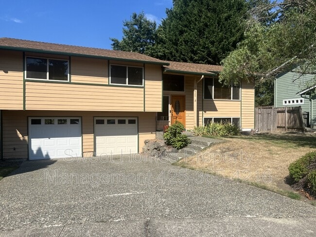 property at 15820 NE 106th St